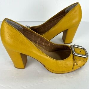 Fossil Maddox Buckle Platform Leather Pump size 8.5 Mustard Yellow Comfy